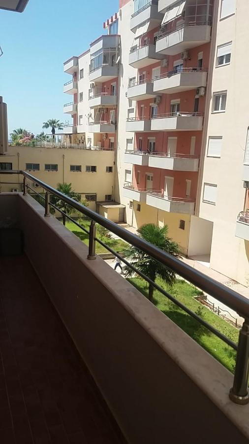 Renting House Vlorë Buitenkant foto