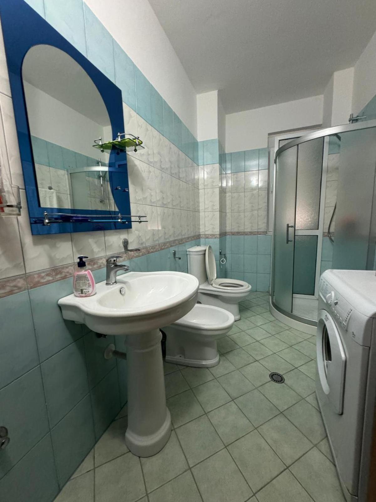 Renting House Vlorë Buitenkant foto
