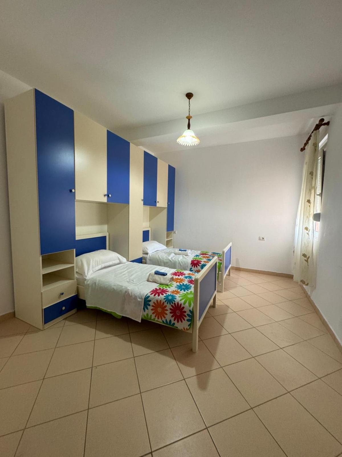 Renting House Vlorë Buitenkant foto