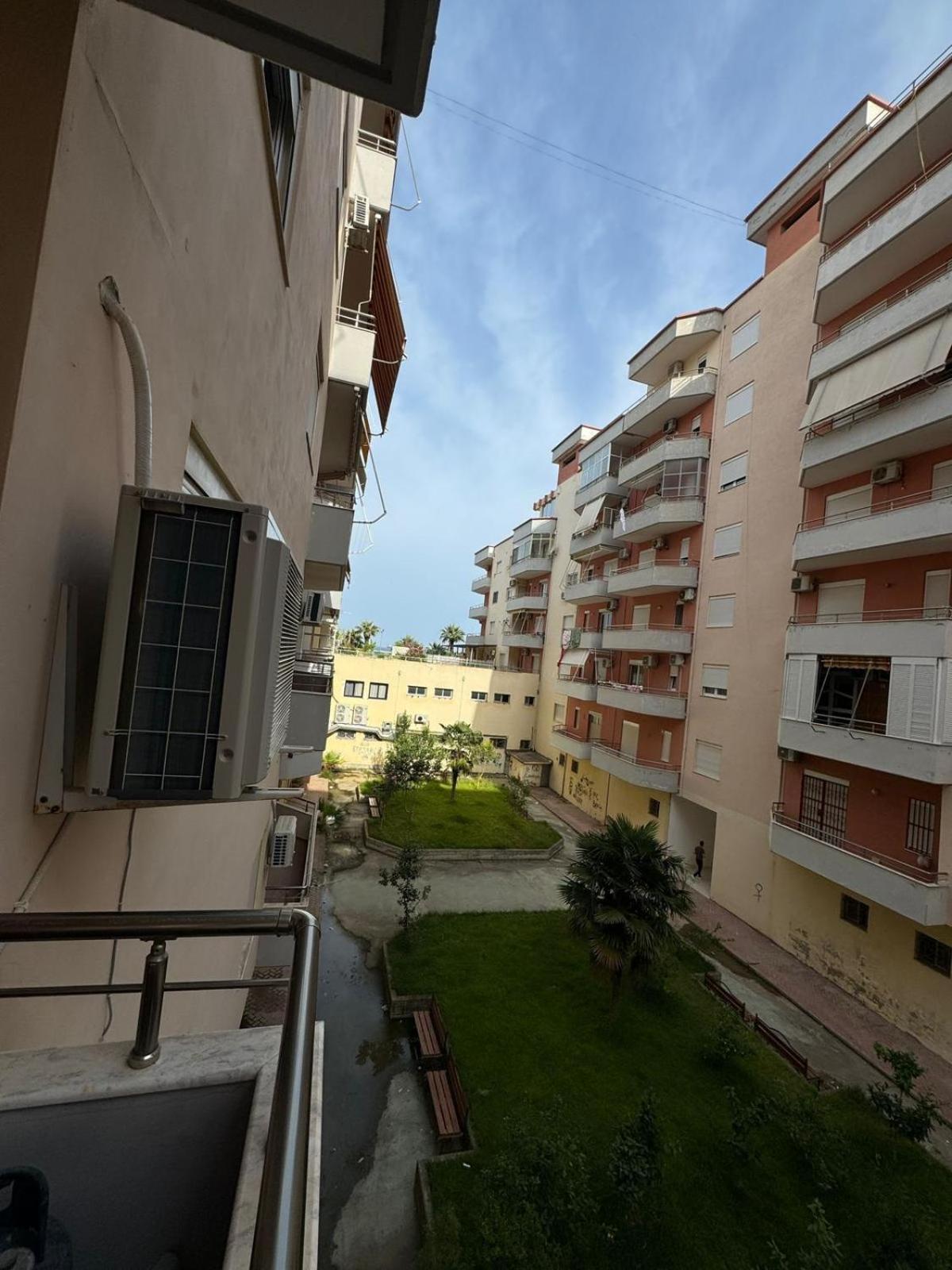 Renting House Vlorë Buitenkant foto